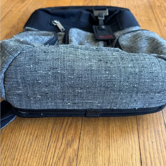 Tumi backpack - Picture 4 of 8